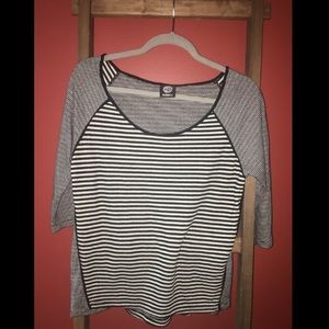 Casual 3 quarter sleeve stripped shirt